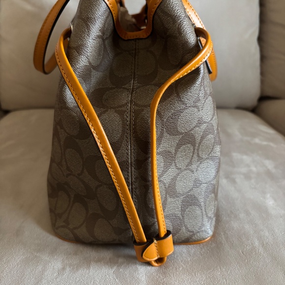 Coach Signature Canvas Drawstring Carryall with Matching Wallet - Picture 5 of 12